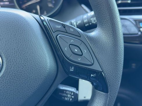 Used 2021 Toyota C-HR LE image 14