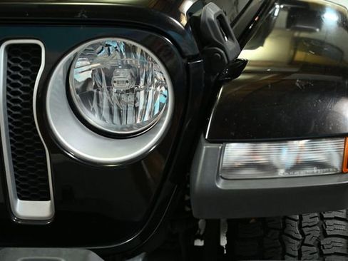 Used 2021 Jeep Wrangler Unlimited Sahara image 13