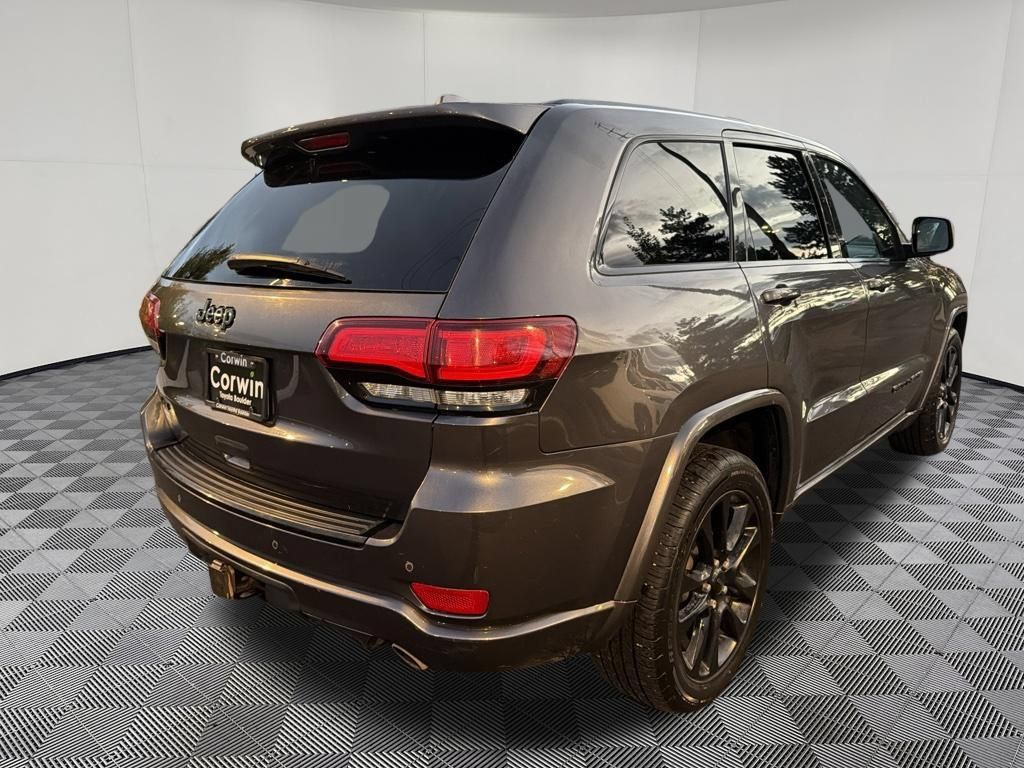 Used 2017 Jeep Grand Cherokee Altitude AWD/4WD image 8