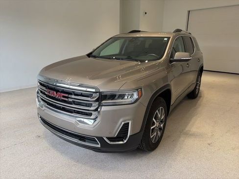 Certified 2023 GMC Acadia SLE w/ Driver Convenience Package image 3