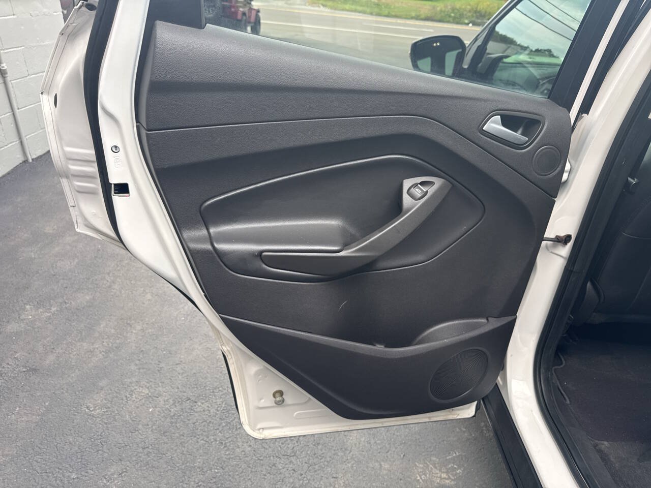 Used 2019 Ford Escape Titanium AWD/4WD image 17