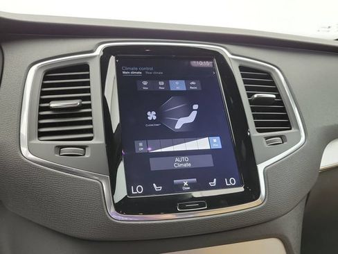 Used 2017 Volvo XC90 T6 Momentum AWD/4WD image 29