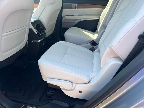 New 2026 Cadillac Vistiq Luxury image 29