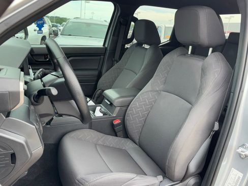 Used 2025 Toyota Tacoma SR image 7