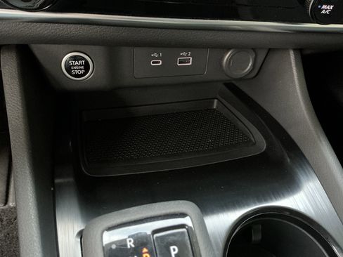 Used 2023 Nissan Rogue S image 31