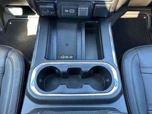 Used 2023 GMC Sierra 2500 Denali w/ Denali Ultimate Package image 11