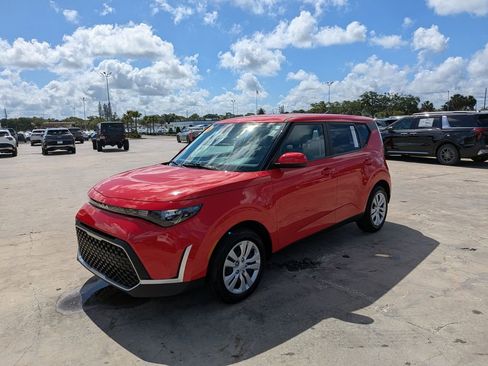 Certified 2024 Kia Soul LX FWD image 4