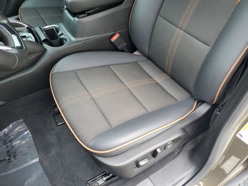 Used 2024 GMC Canyon AT4 w/ LPO, Off Road Lift Package image 20