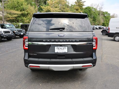 Used 2024 Ford Expedition Limited AWD/4WD image 6