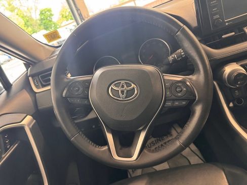 Used 2022 Toyota RAV4 XLE Premium AWD/4WD image 18