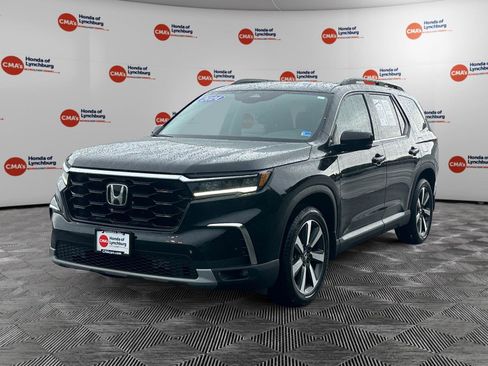 Used 2024 Honda Pilot Touring image 1