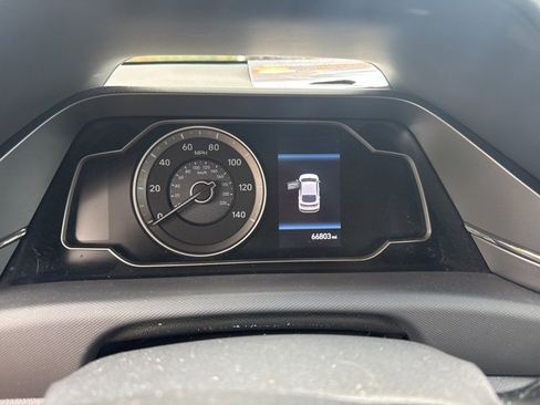 Used 2021 Hyundai Ioniq Blue image 9