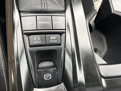 Used 2025 Toyota Camry SE FWD image 17