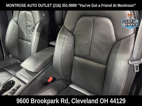 Used 2023 Volvo XC40 B5 Core image 30