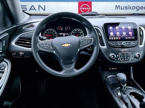 Used 2023 Chevrolet Malibu LT image 8