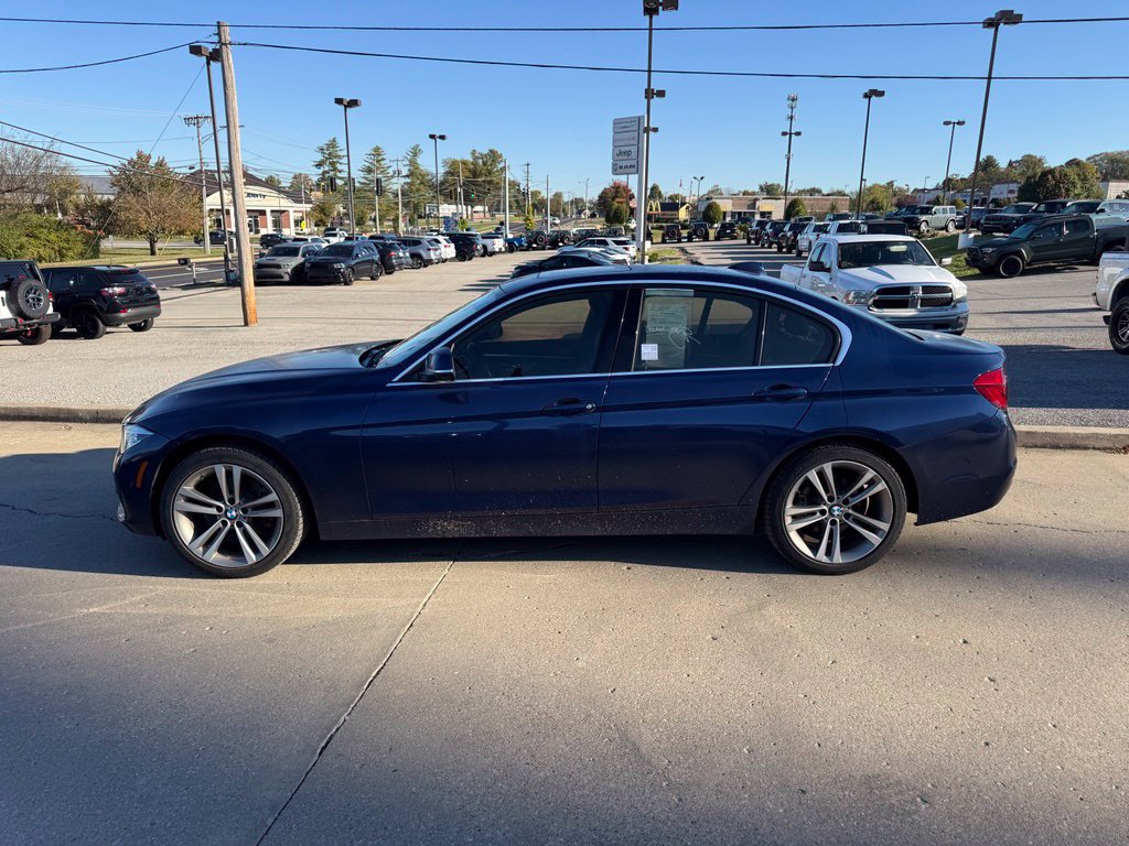 Used 2018 BMW 330i xDrive Sedan AWD/4WD image 9