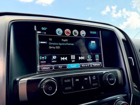 Used 2019 GMC Sierra 2500 Denali w/ Duramax Plus Package AWD/4WD image 9
