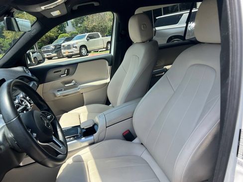 Used 2021 Mercedes-Benz GLB 250 image 9