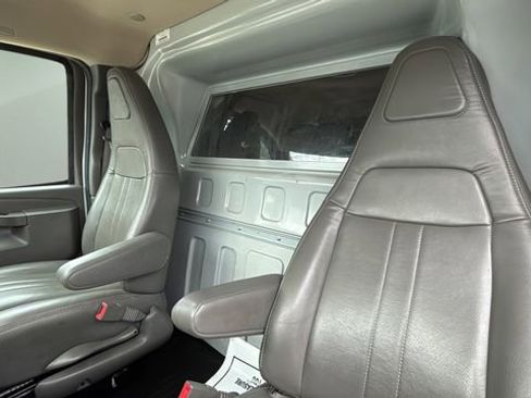 Used 2022 Chevrolet Express 2500 Work Van w/ Driver Convenience Package image 18