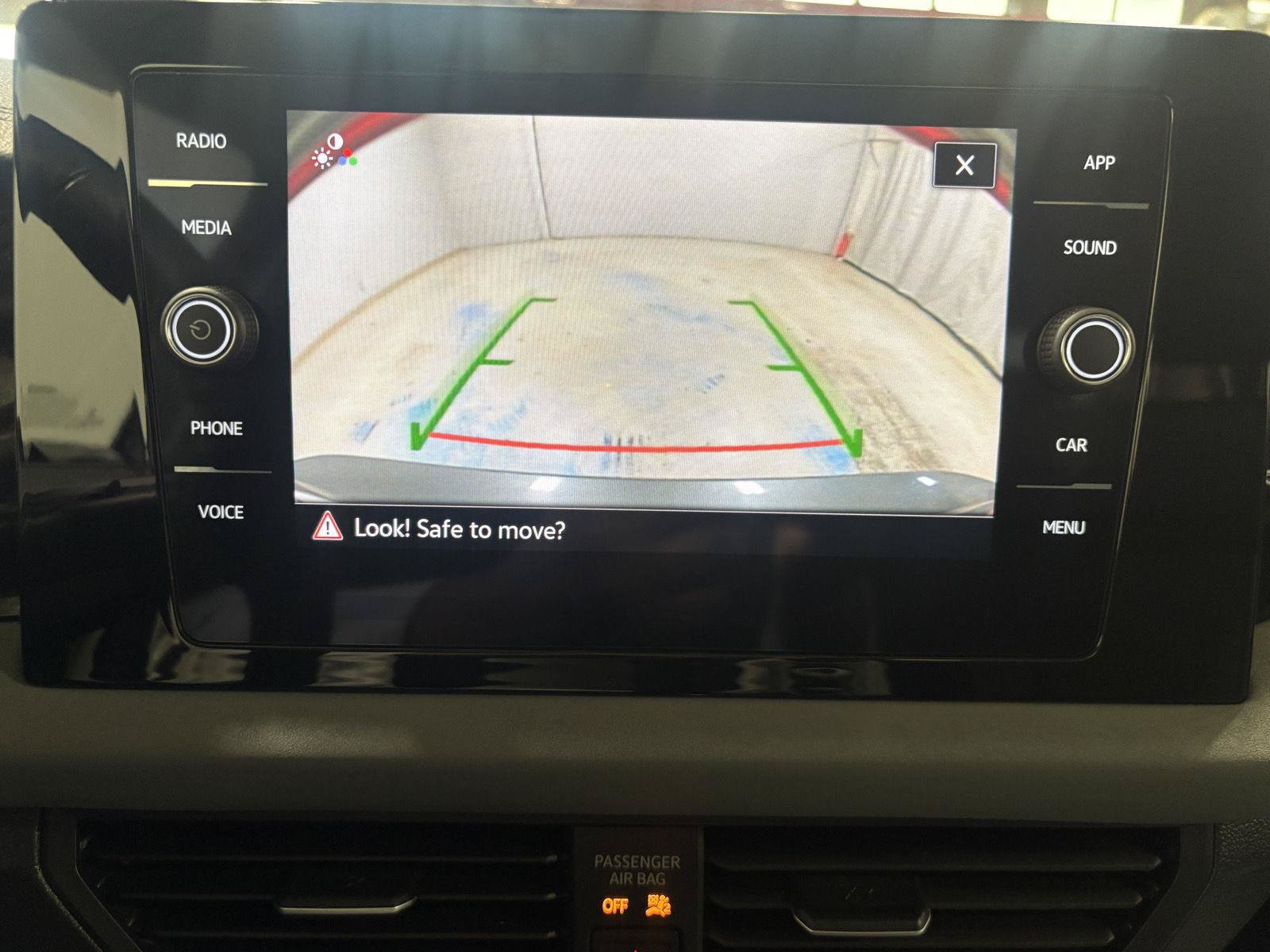 Used 2025 Volkswagen Jetta SE FWD image 32