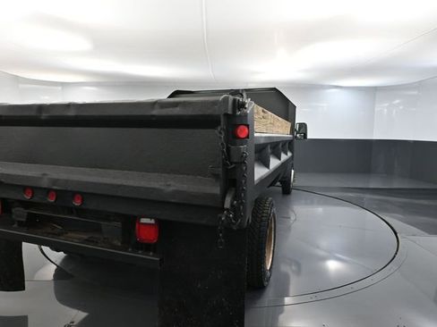 Used 2010 Ford F550 4x4 Regular Cab Super Duty image 5