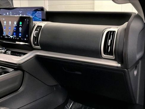 Used 2025 Ford Expedition Active AWD/4WD image 20