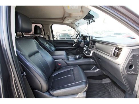 Used 2022 Ford Expedition XLT image 29