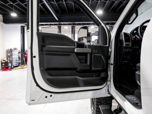 Used 2022 Ford F350 Platinum AWD/4WD image 22