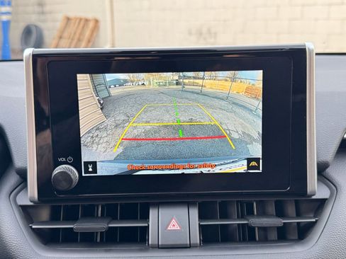 Used 2025 Toyota RAV4 XLE image 17