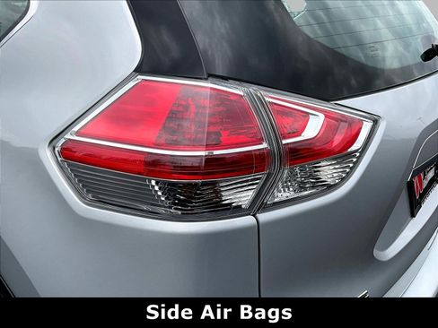 Used 2016 Nissan Rogue S AWD/4WD image 21