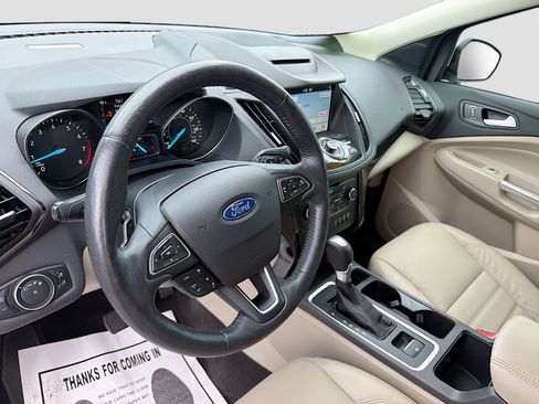 Used 2018 Ford Escape Titanium w/ Ford Safe & Smart Package FWD image 9