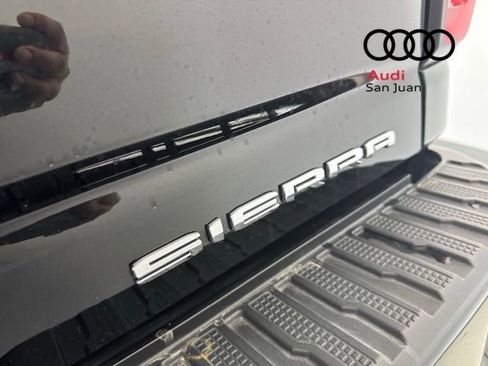 Used 2022 GMC Sierra 2500 Denali w/ Denali Black Diamond Edition image 17