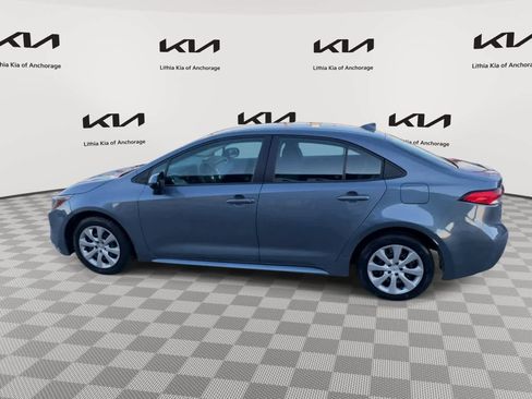 Used 2022 Toyota Corolla LE image 5