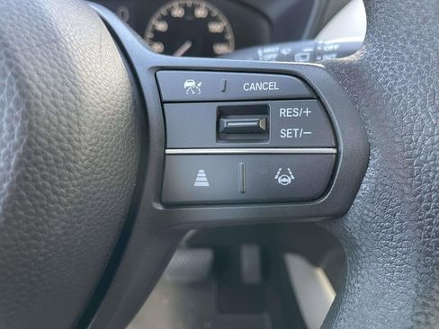 Used 2023 Honda HR-V LX image 33