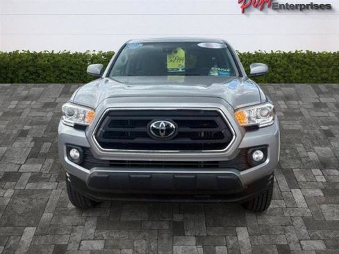 Used 2021 Toyota Tacoma SR5 RWD image 6