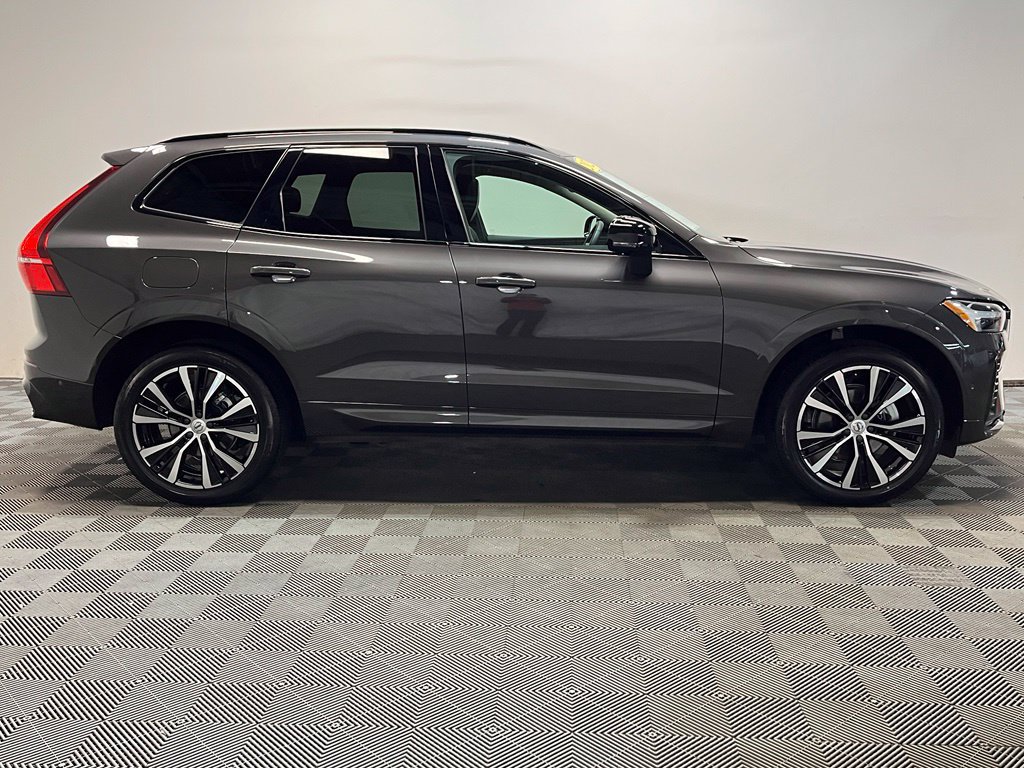 Used 2023 Volvo XC60 B5 Plus w/ Protection Package Premier AWD/4WD image 4
