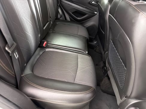 Used 2021 Chevrolet Trax LT FWD image 20