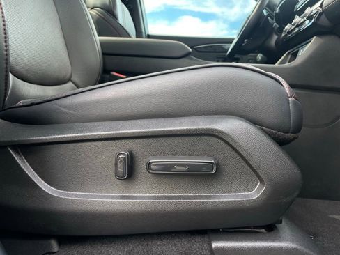 Used 2025 Honda Pilot Black Edition image 34