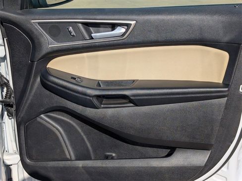 Used 2021 Ford Edge SEL image 31
