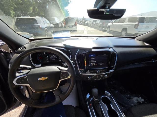 Used 2023 Chevrolet Traverse LT FWD image 2