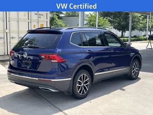 Used 2021 Volkswagen Tiguan SE w/ Panoramic Sunroof Package FWD image 11
