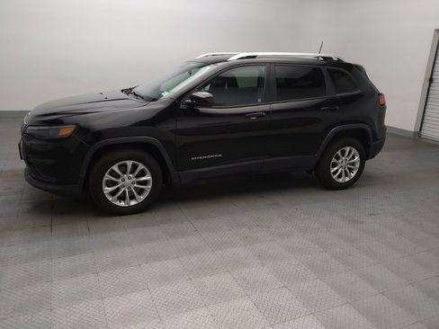 Used 2020 Jeep Cherokee Latitude FWD image 2