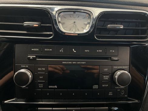 Used 2014 Chrysler 200 Limited w/ 200 S V6 Premium Group image 19