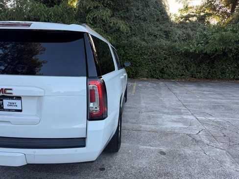 Used 2019 GMC Yukon XL SLE w/ HD Trailering Package AWD/4WD image 9