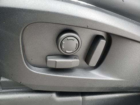 New 2026 Land Rover Defender 110 S image 17