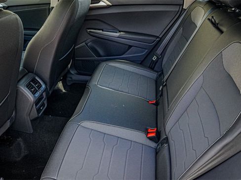 New 2025 Volkswagen Taos SE image 24