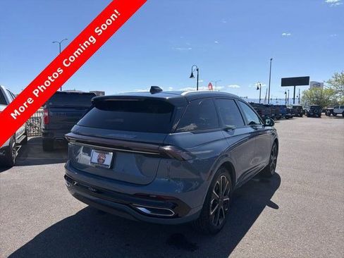 Used 2025 Lincoln Nautilus Reserve AWD/4WD image 2