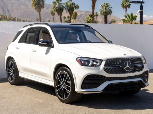 Used 2021 Mercedes-Benz GLE 580 4MATIC image 2
