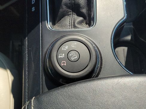 Used 2016 Ford Explorer Platinum image 35