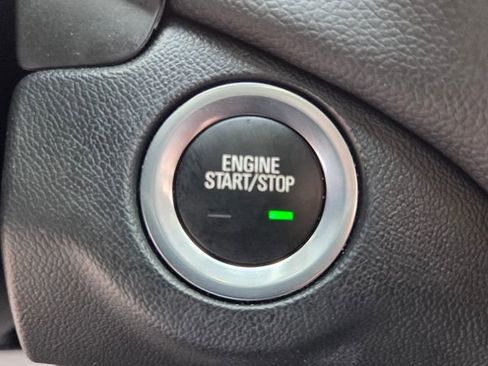 Used 2023 Chevrolet Equinox LT image 31